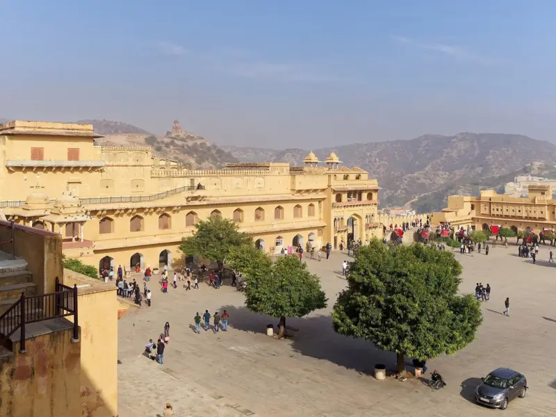 Amber Fort in Jaipur, its ramparts running along the hillside above Maota Lake.